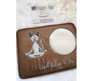 Stickdatei ITH - Mug Rug Yoga Katze "Relax and have a tea"